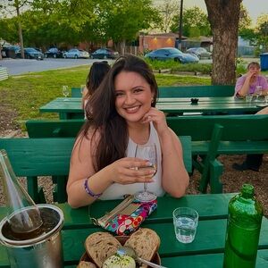 Meet your Posher, Alyssa
